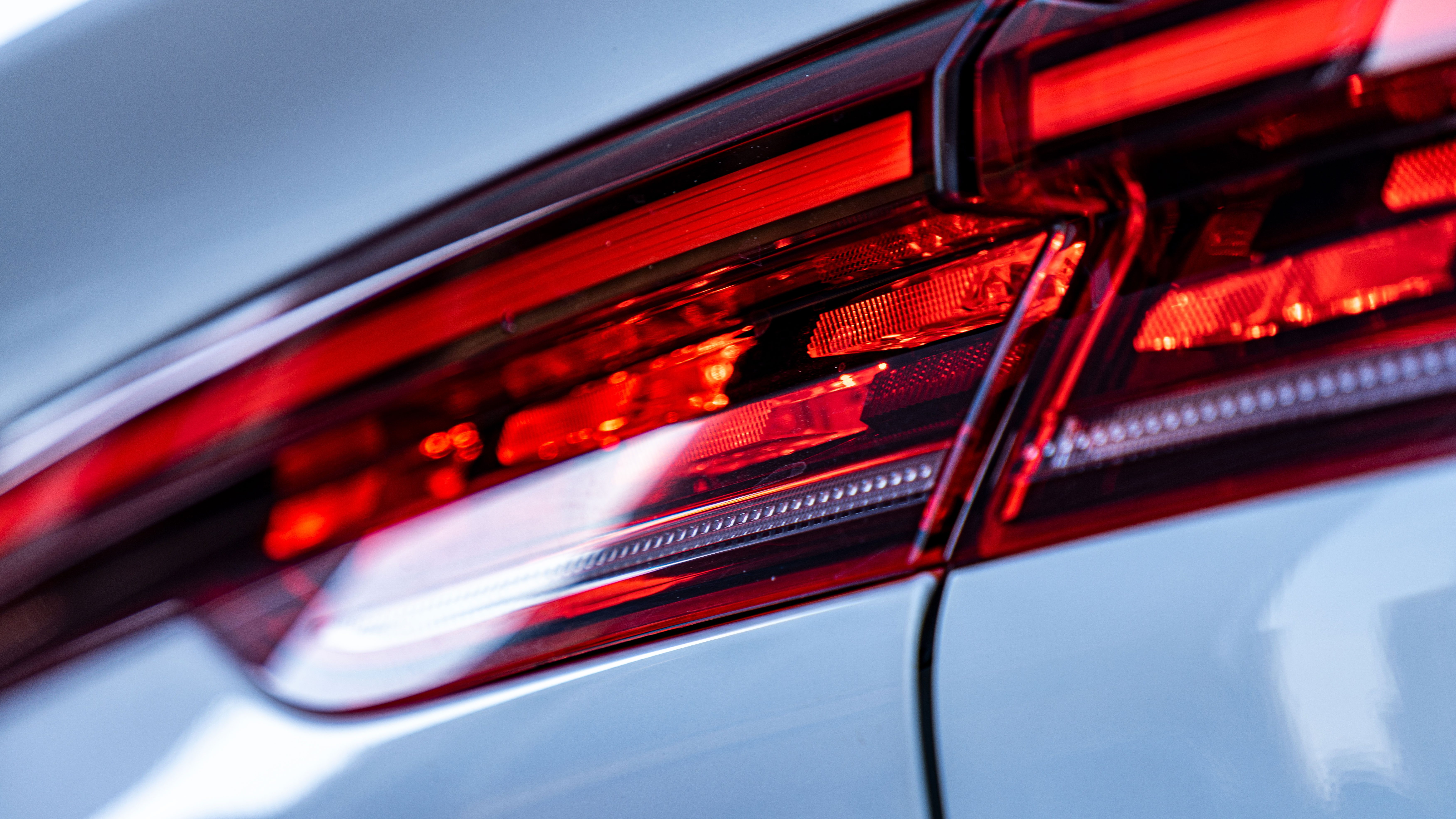 入门级自动挡中型车带你看奔腾b70,一款车如何俘获人心且看奔腾b70