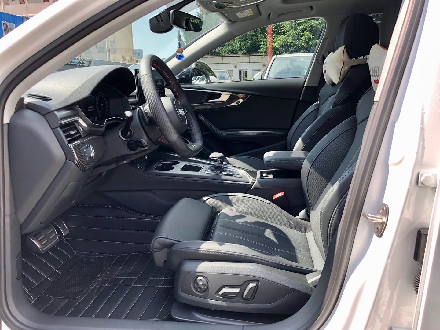 奥迪a4l2022款45tfsiquattro,性价比高的奥迪a4l价格便宜