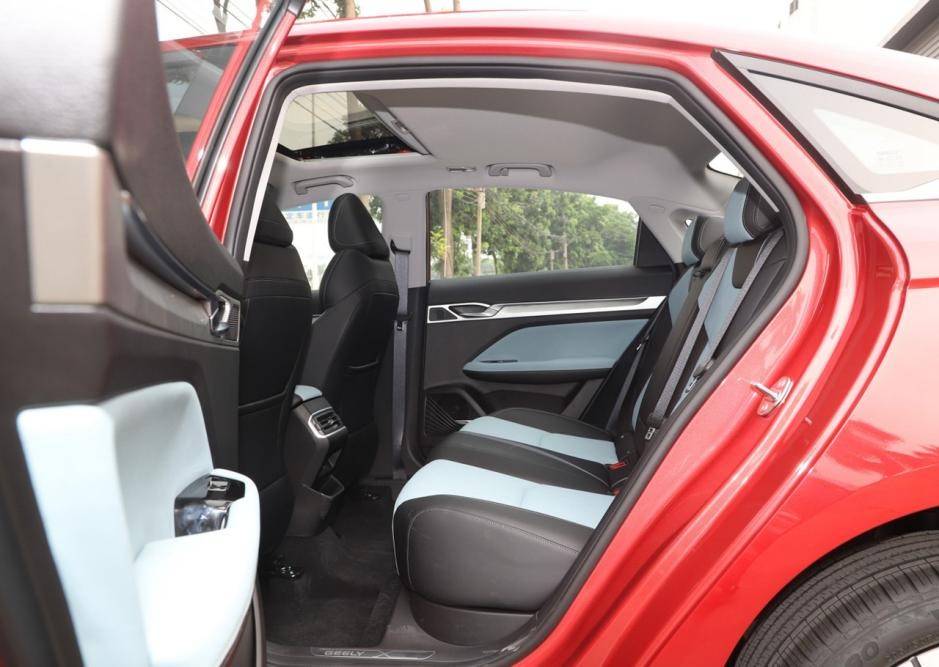 国民级轿车帝豪全系热销中,帝豪评价最好的车型