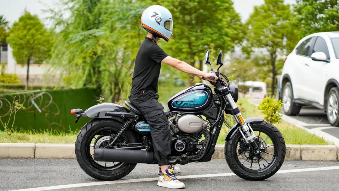 2019款gv300s评测,最运动的街车摩托