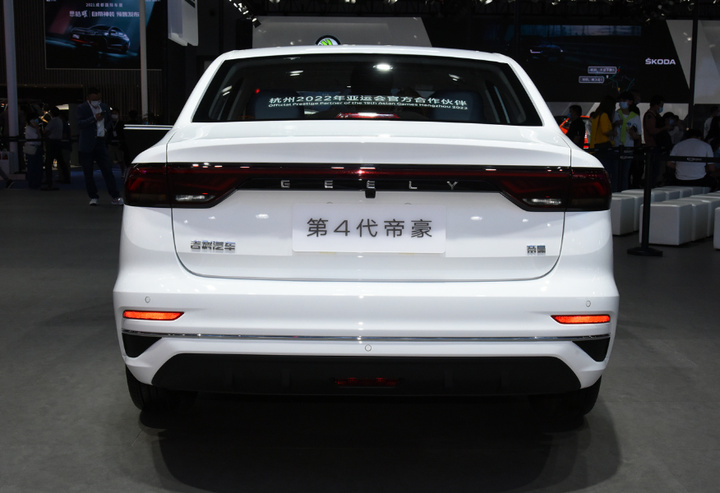 江淮a5plus和吉利帝豪哪个好,江淮a5plus对比帝豪