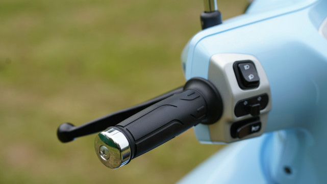 新大洲本田ns125la银色,新大洲本田ns125la发动机