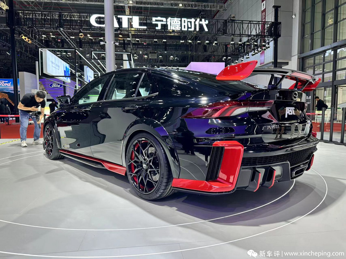 影豹燃油版与混动版对比,影豹混动版对比燃油版