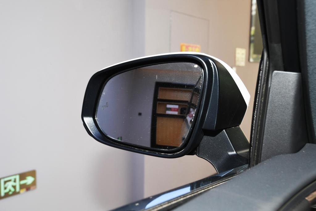 商务座驾,丰田商务埃尔法价格