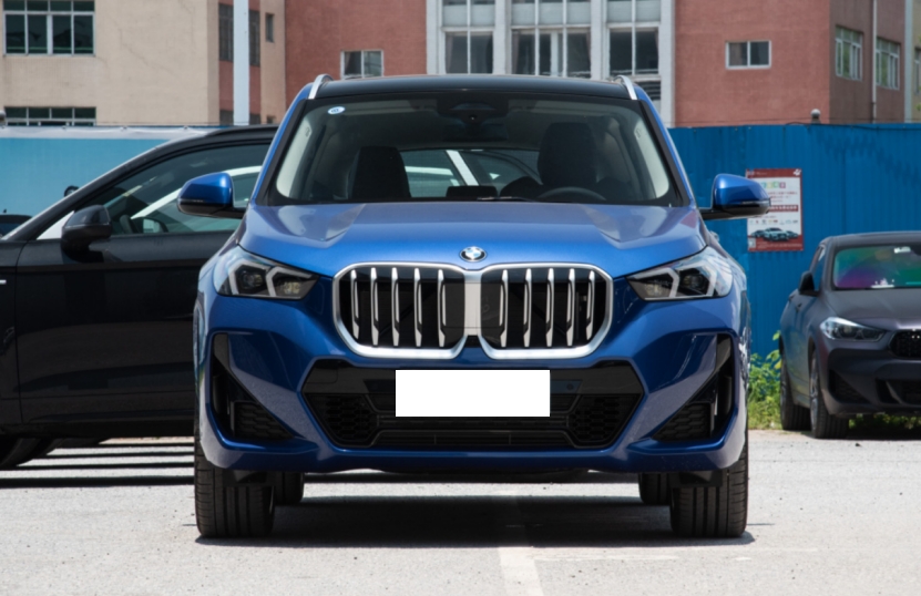 22款宝马x125尊享版与林肯冒险家,新款宝马x1和新款冒险家对比