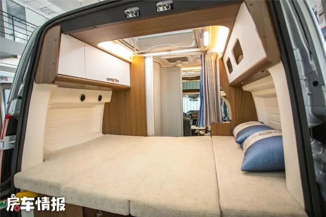 newdaily底盘b型房车,奔驰无中门豪华b型房车底盘