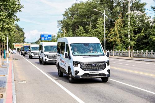 试驾福特全顺t8,全顺t85.99米7座蓝牌轻客