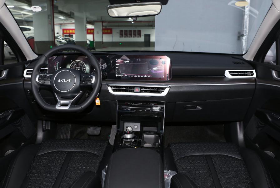 起亚k5和名图怎么选,起亚k5和名图哪个更省油