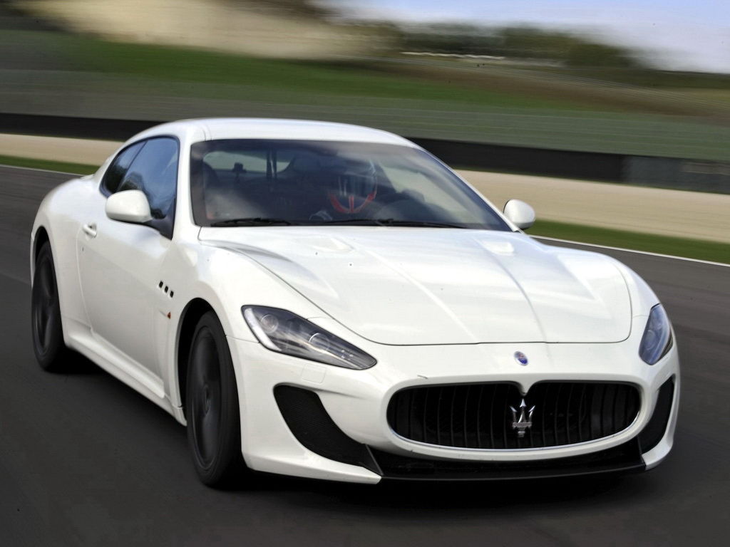 足球赛世界杯卡塔尔跑车,卡塔尔世界杯足球飞行速度