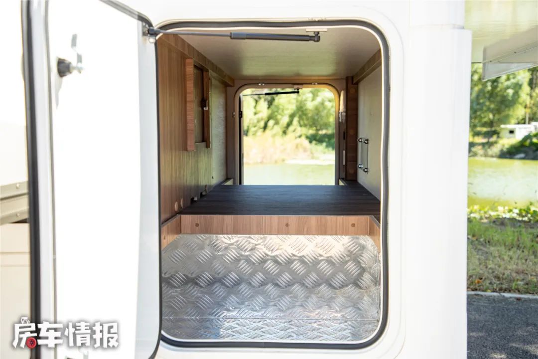最便宜的大空间双拓展房车,轻卡自动挡双拓展房车大全