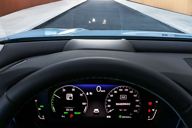 搭载2.0L混动系统,本田zrv致在精英版2.0锐混试驾