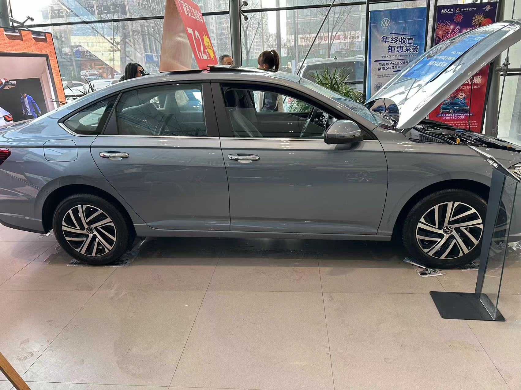 日产轩逸与大众朗逸比价,合资车轩逸同级别