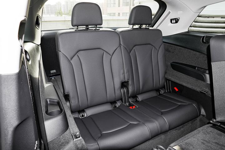 奥迪q7后雨刮器异响,奥迪q7后座椅异响怎么修复