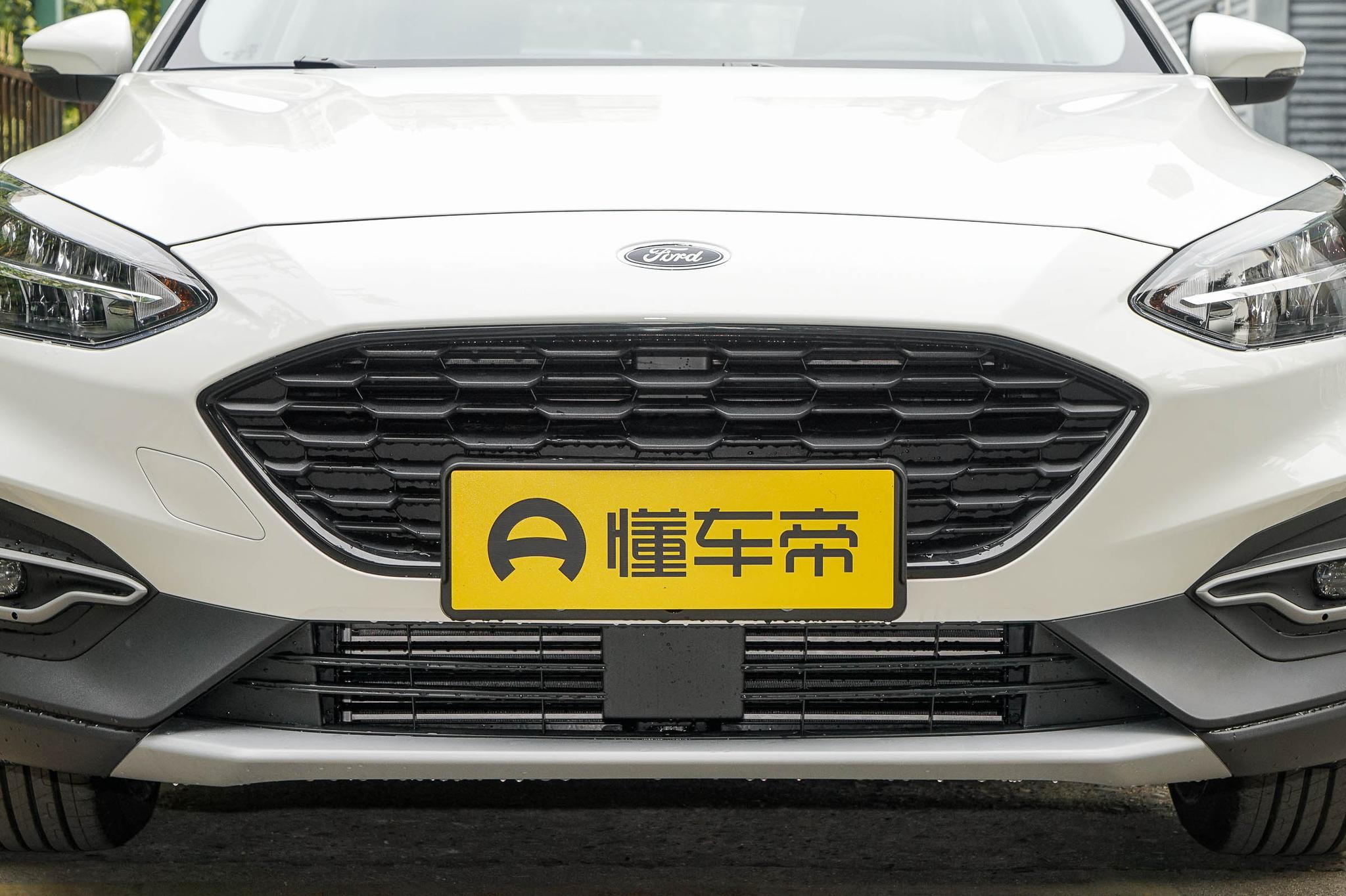 福特福克斯跨界版怎么样,福克斯哪款是四缸发动机at变速箱