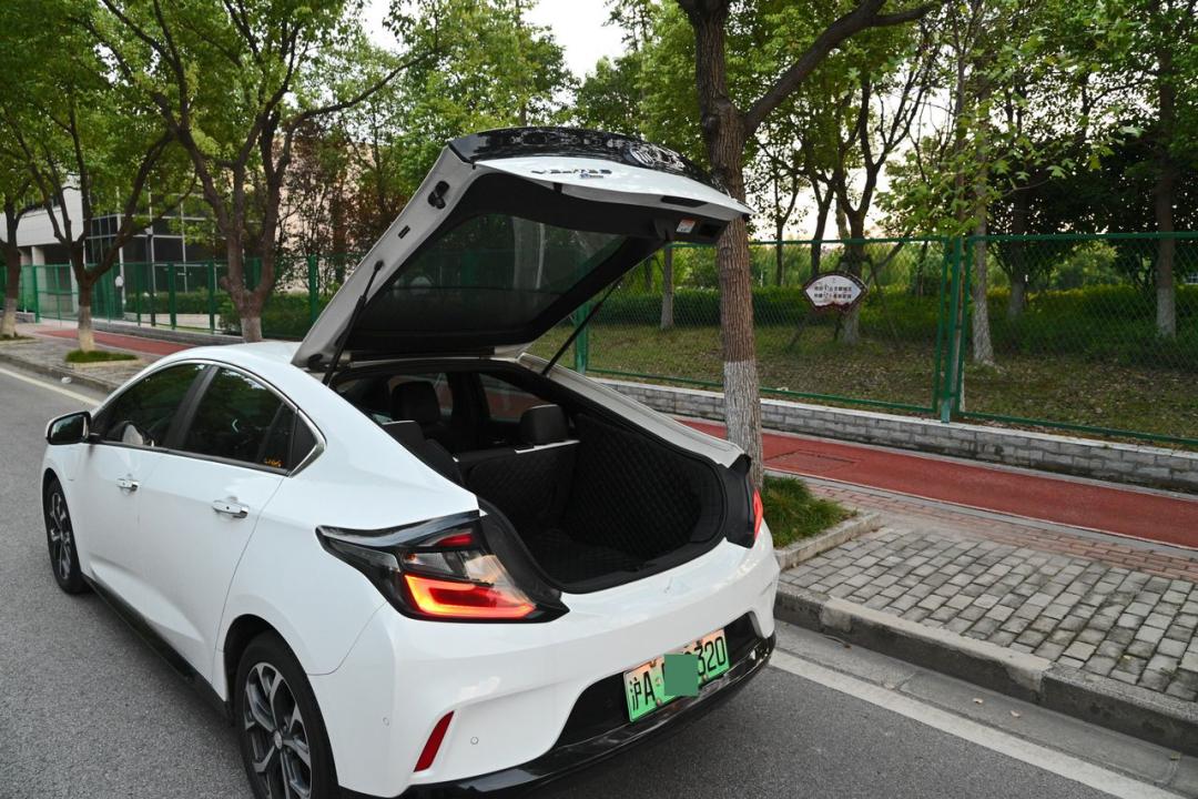 17年二手别克velite5能卖多少钱,混动绿牌车型别克velite5