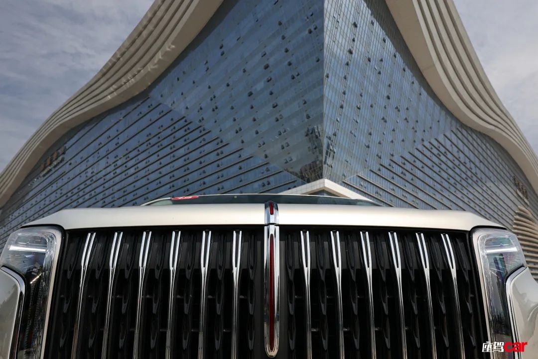 红旗mpvhq9三排,红旗首款mpvhq9电混预售价