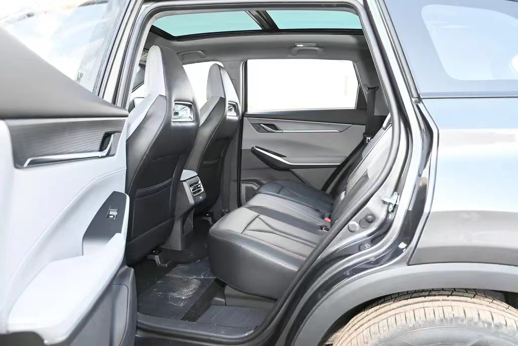 瑞虎8plus和长安cs75谁更值得入手,奇瑞瑞虎8plus2.0和长安cs75plus2.0