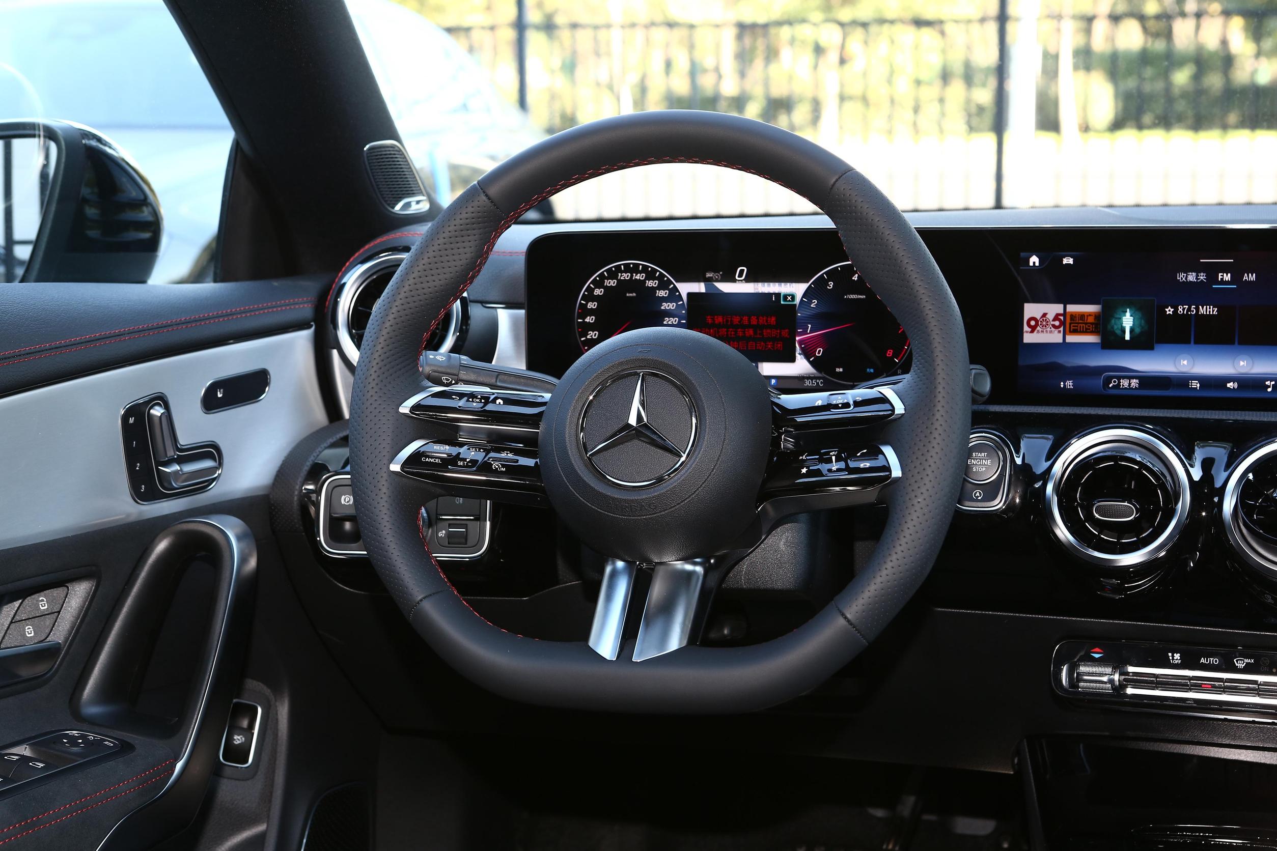 30万能买什么样的奔驰内饰,30万以内能买奔驰哪几款