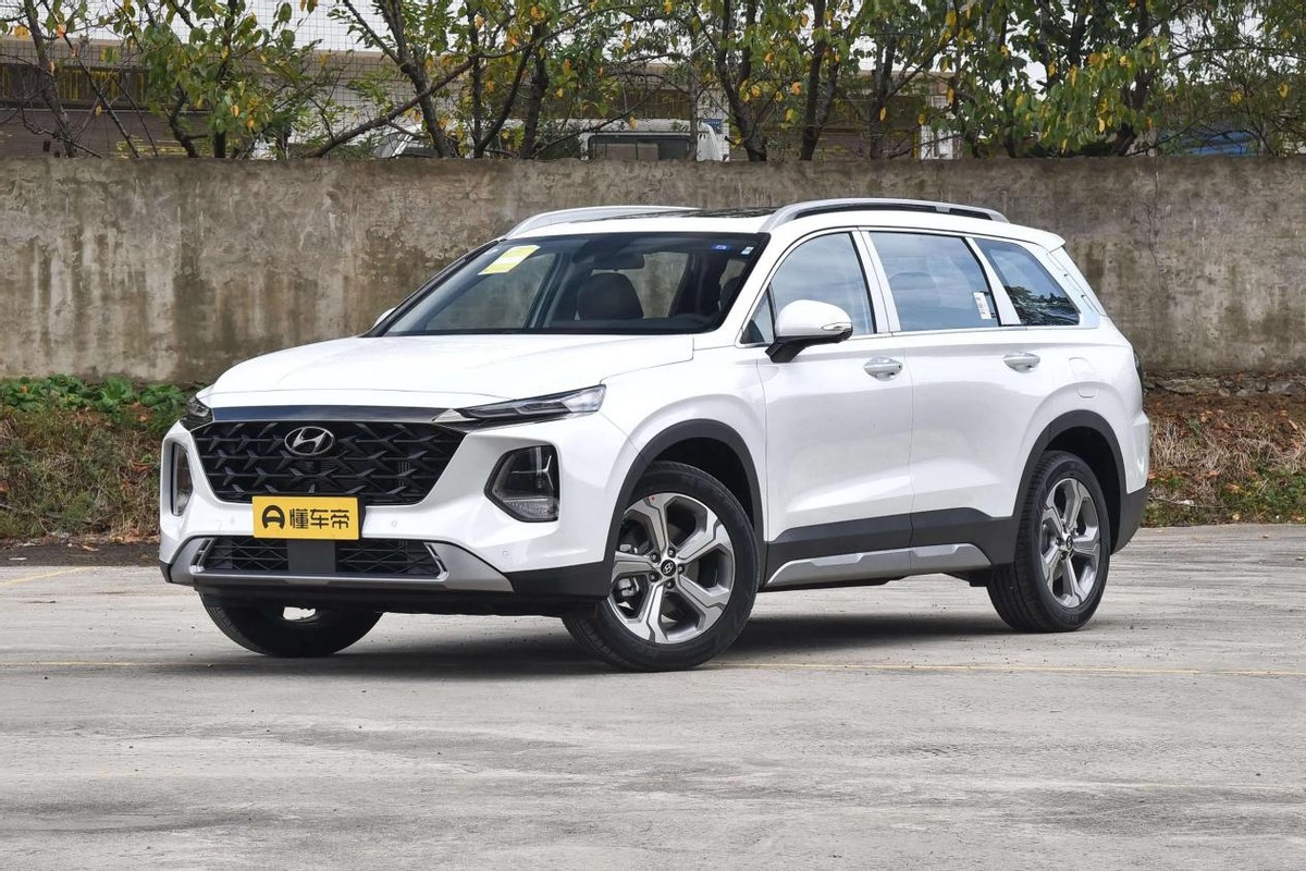 第四代胜达两驱豪华版,现代胜达旅行家最低配测评