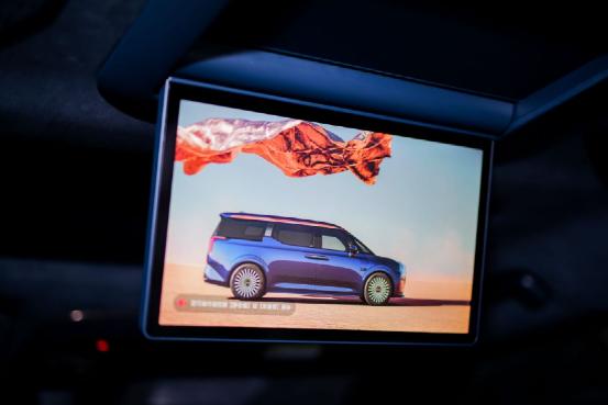 车载大屏对驾驶安全吗,车大屏上总有安全警告