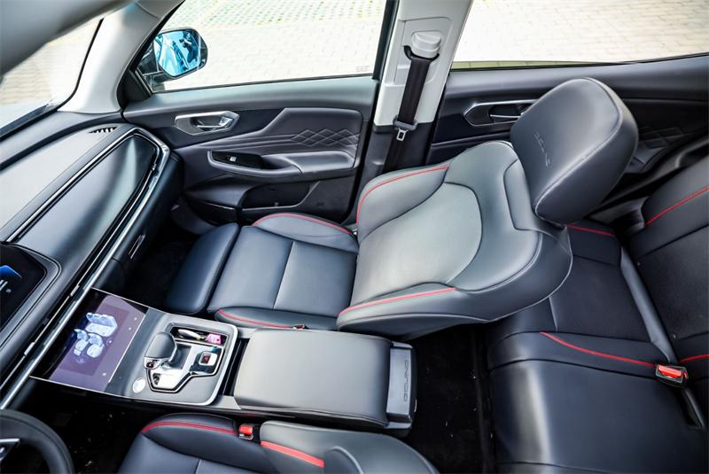 北京魔方和北京x7对比,北京x7魔方车