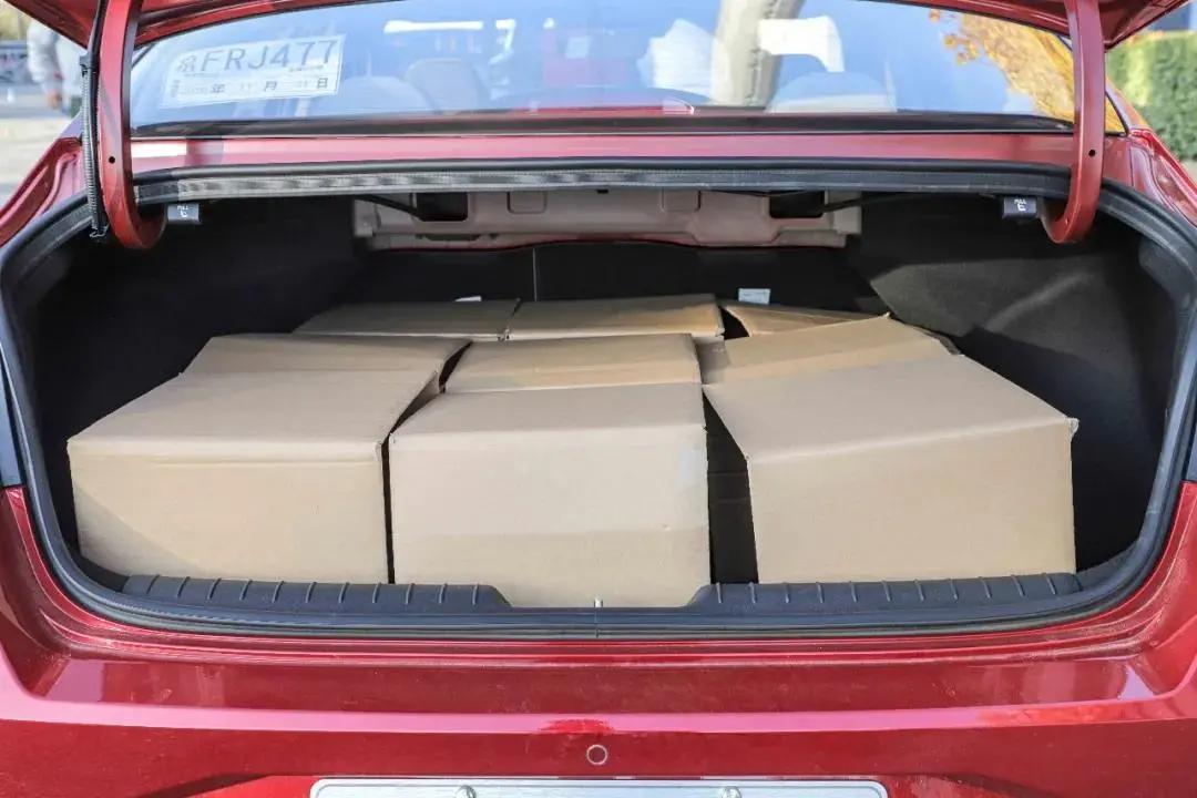 新一代伊兰特哪个配置最有性价比,传统代步新伊兰特试驾感受