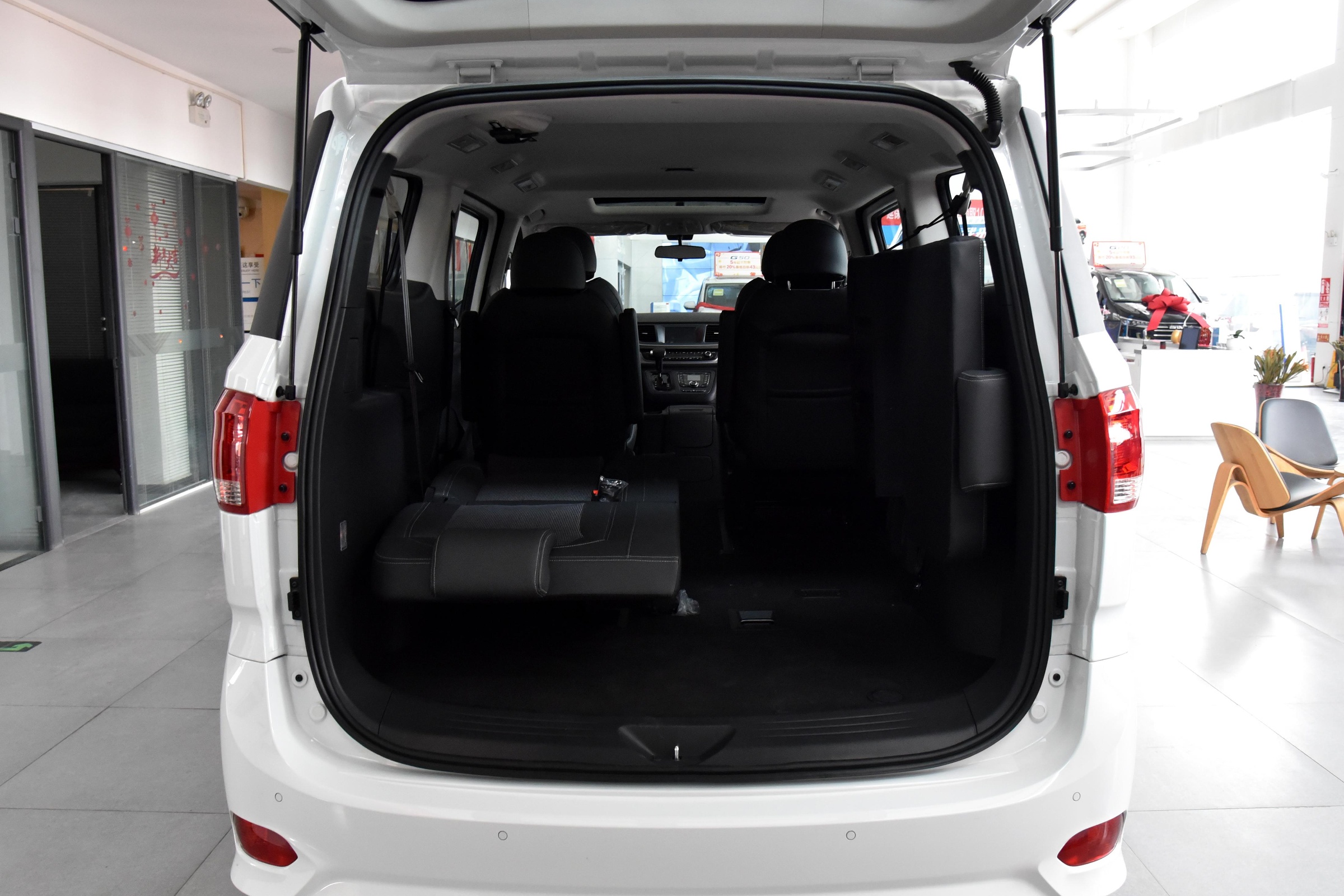 上汽大通maxusg10售价,新款上汽大通maxusg10对手