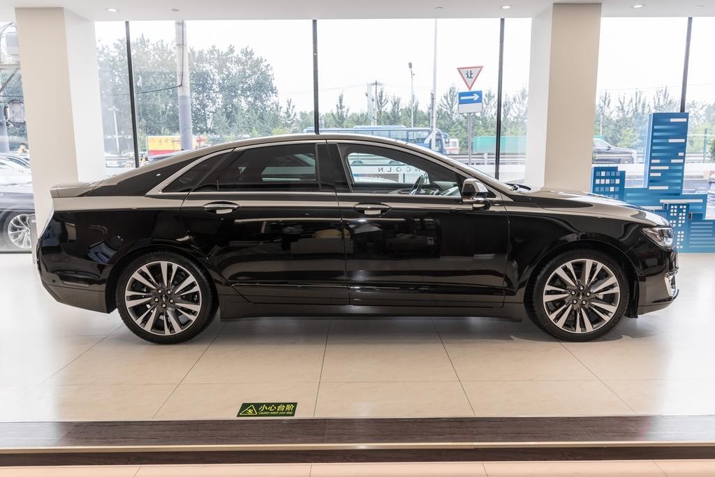 林肯mkz停产后的维修保养问题,林肯被低估的好车