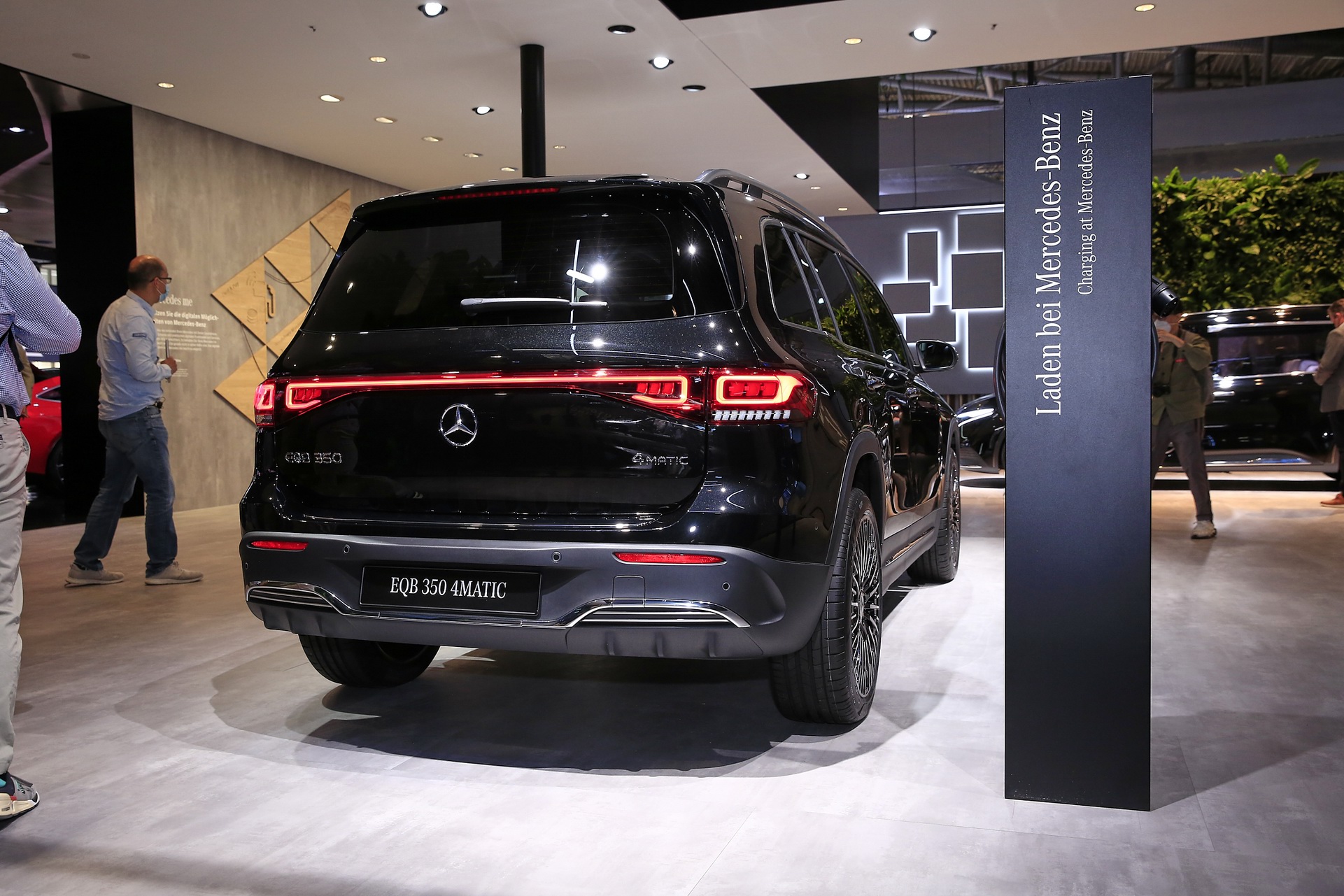 奔驰纯电动EQE2023款落地价格,eqe奔驰纯电2023款落地价