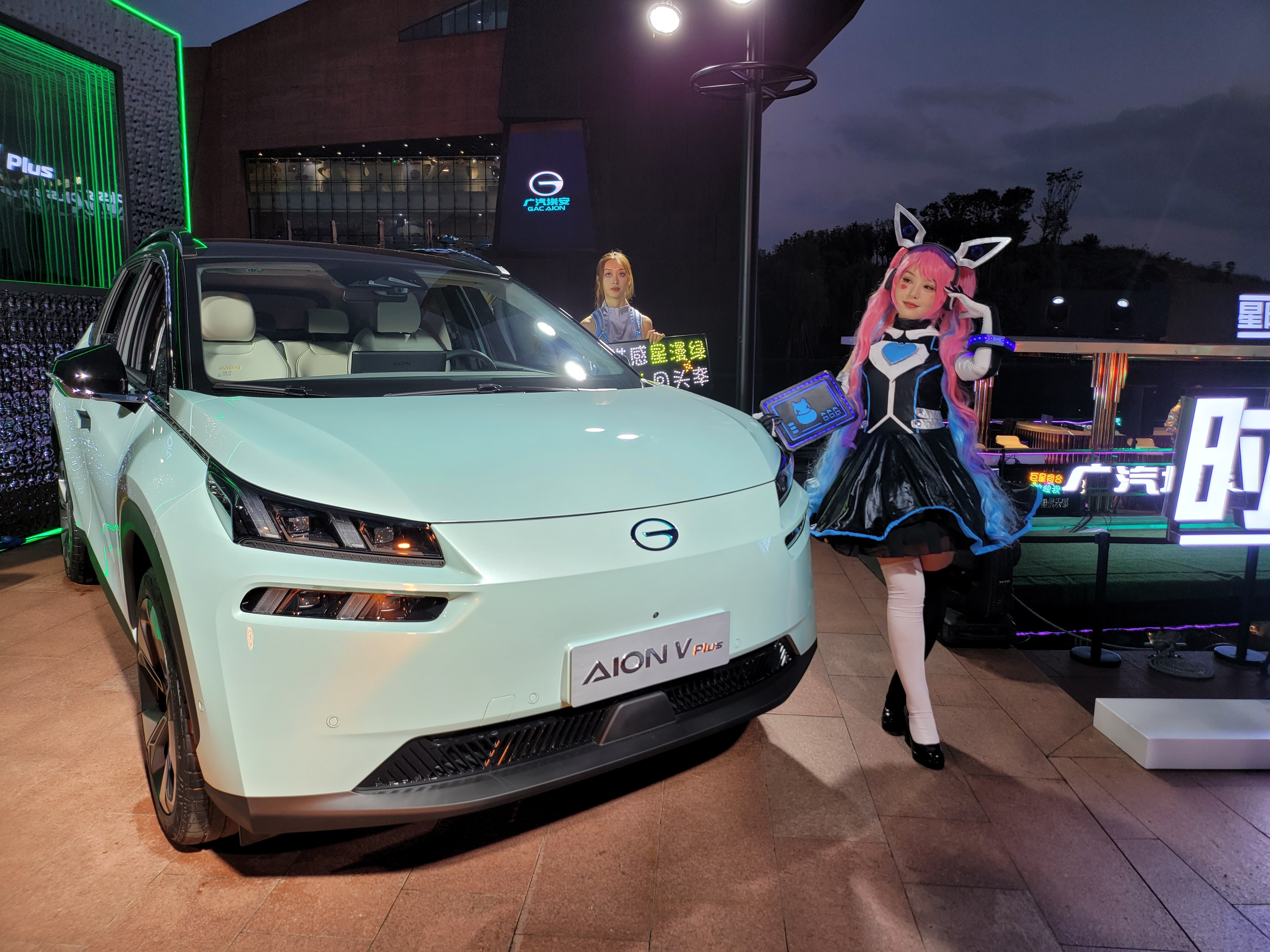 广汽埃安vplus对比小鹏,广汽埃安v与比亚迪宋plusev哪款好