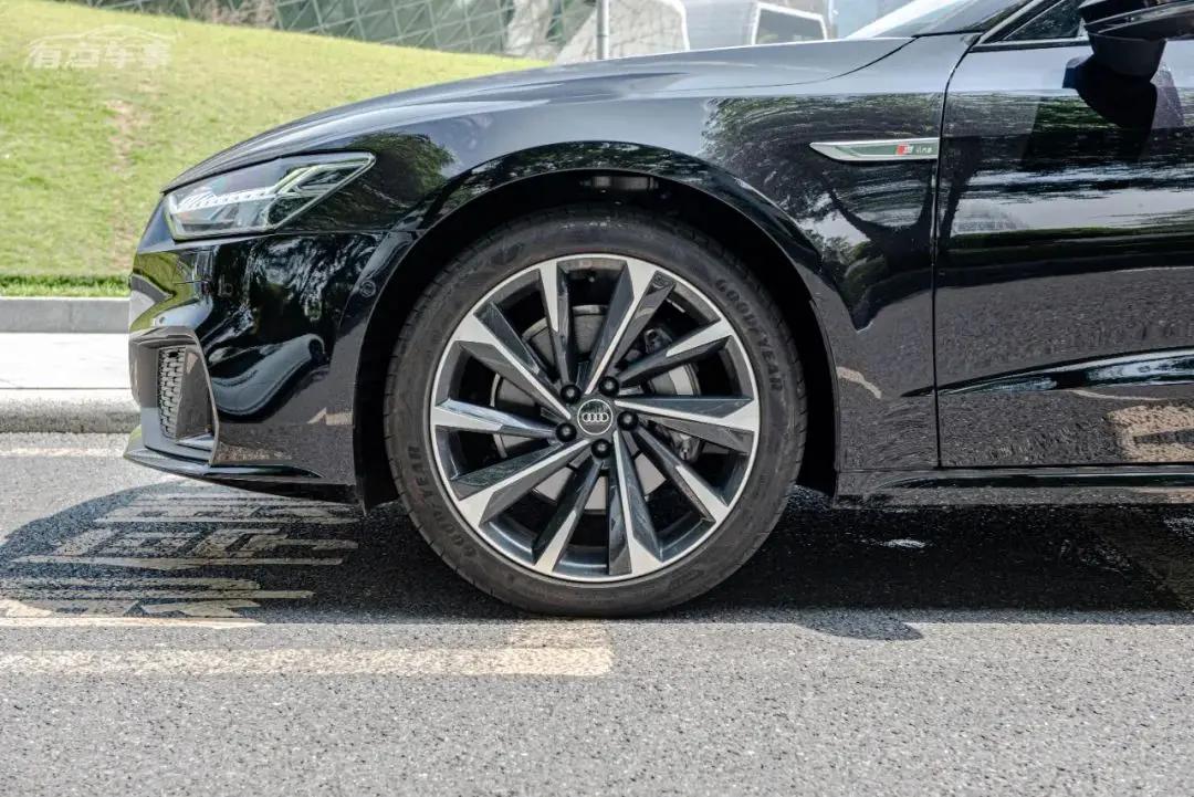 奥迪a7l哪一款更值得入手,10万往上的奥迪a7l值得买吗