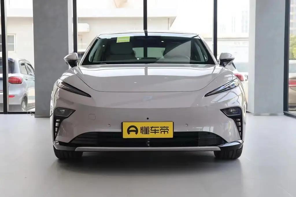 飞凡f7800v快充,飞凡F7充电速度