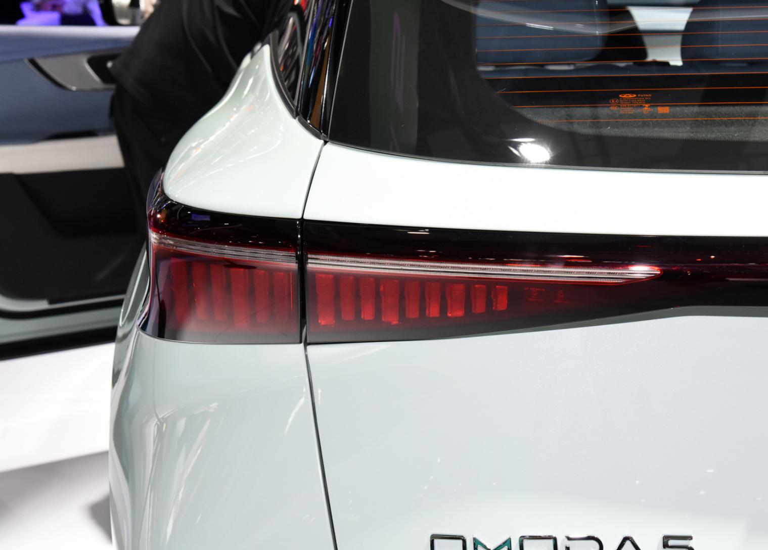 预售价9.29-12.89万元,实拍解析奇瑞欧萌达