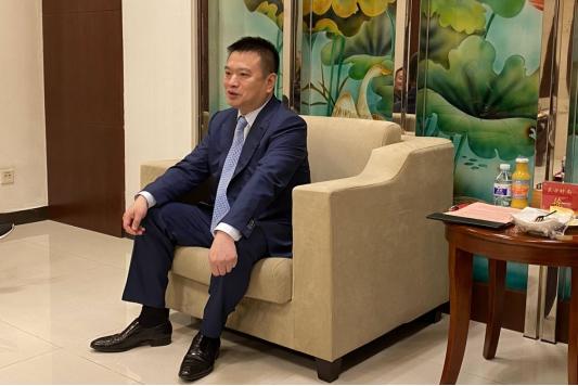 智能学车和教练教车哪个比较好,学车必须要有老司机