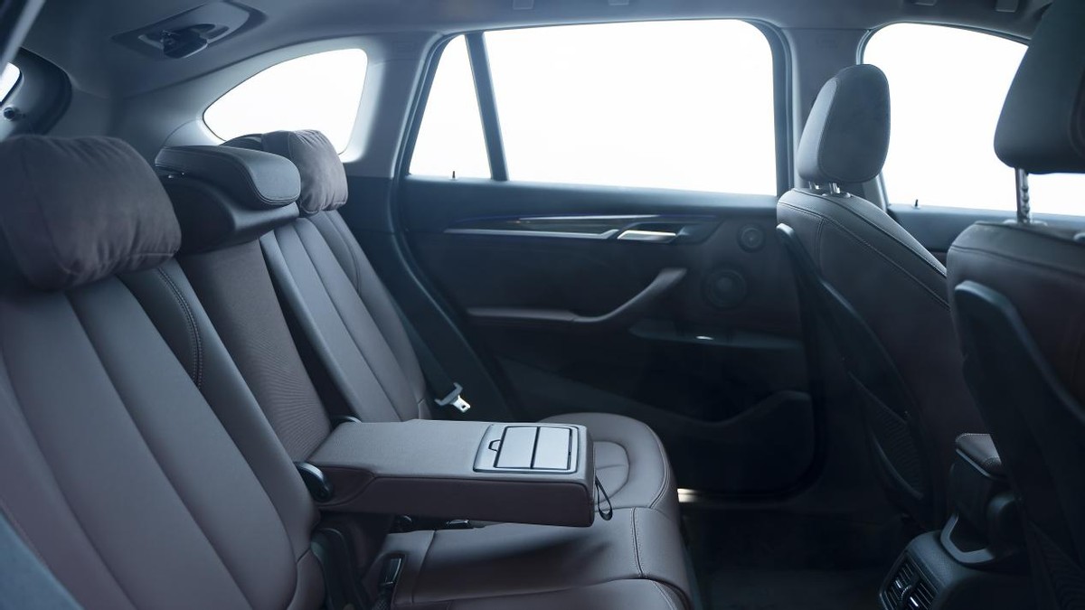 评测汽车宝马x11,宝马x1车测评