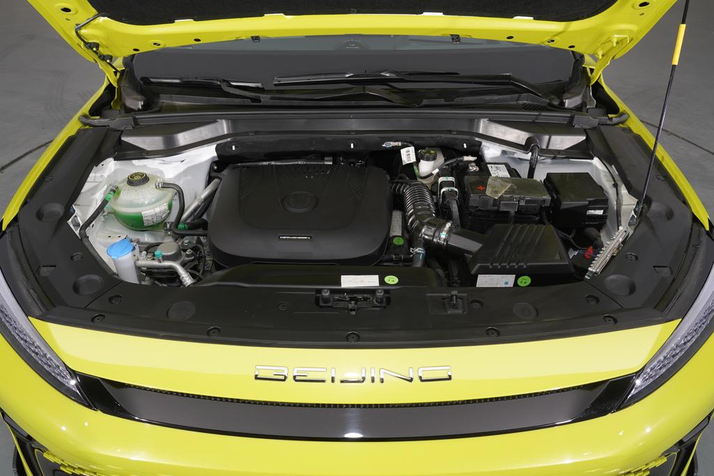 国产北汽魔方,一台新潮燃油车静态体验北汽魔方