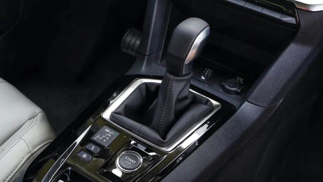 新标致408为何没有老款好,标致408新款怎么没有全景