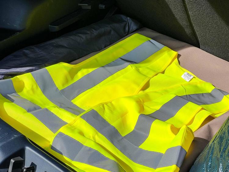 后备箱工具怎么使用,上路后备箱必备工具有哪些