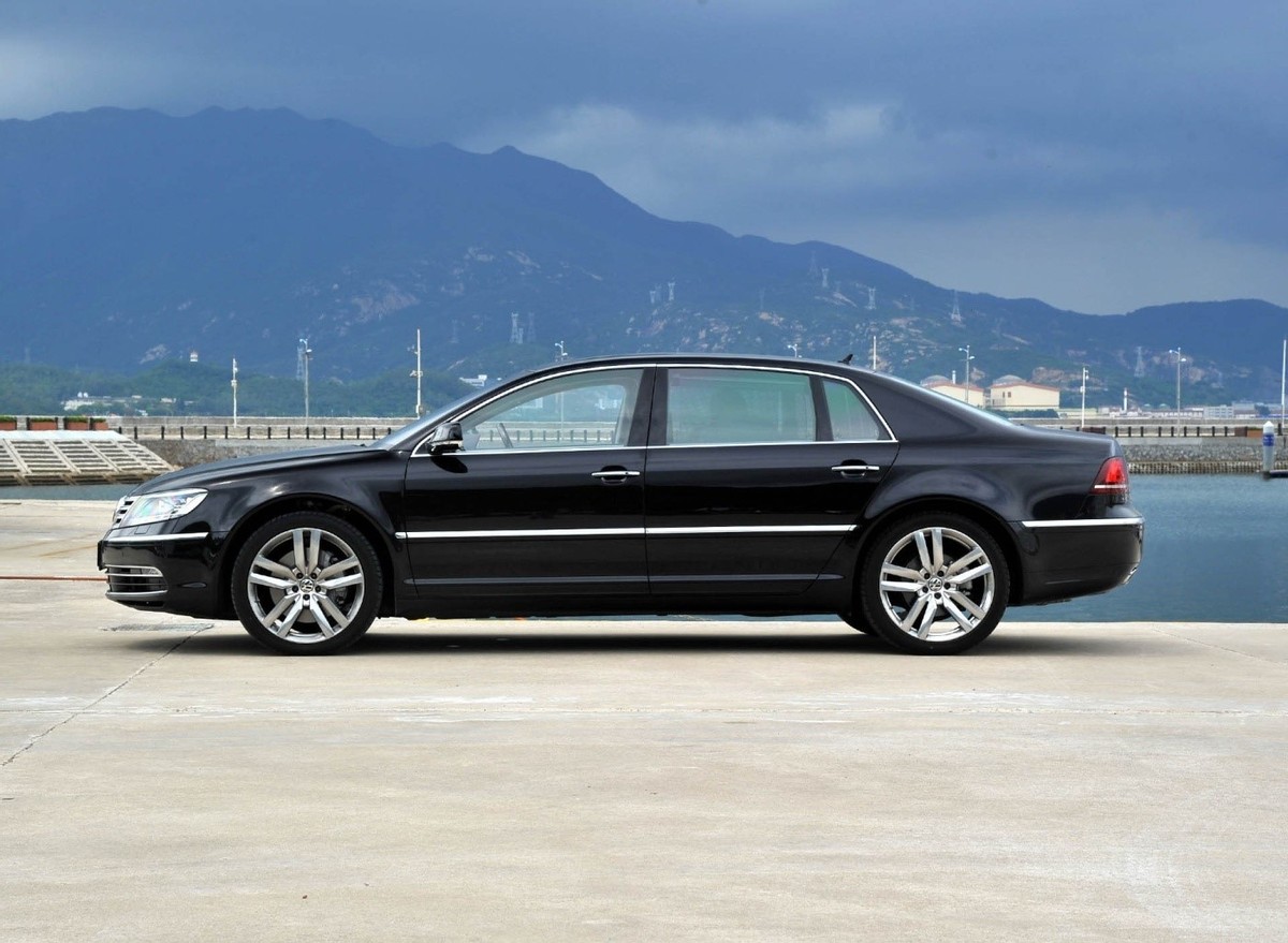 新款辉腾图片车长宽尺寸,辉腾2019款长度