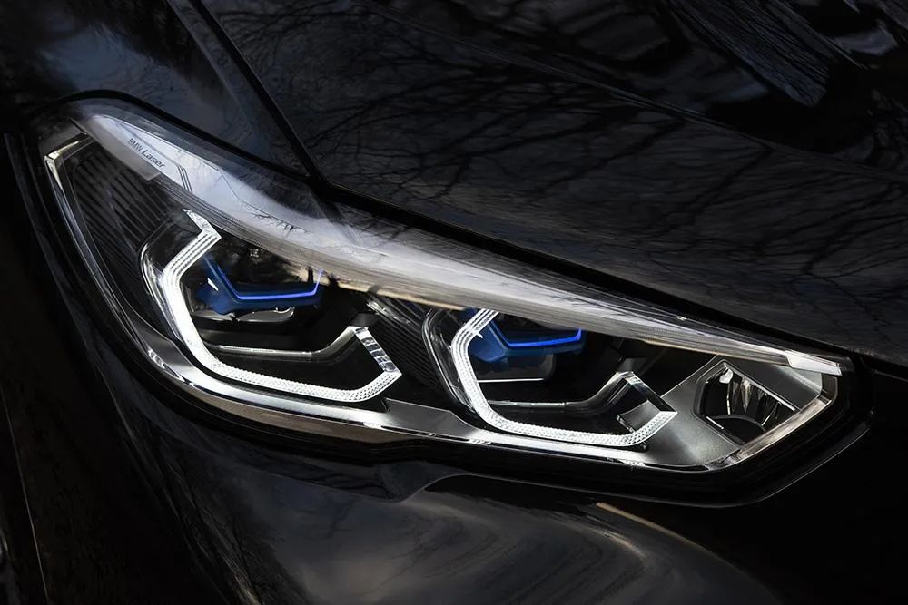 宝马各个配置的大灯,宝马升级最新款大灯