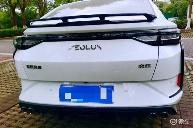 终于在路上碰到自己喜欢的车了,终于买了一台自己喜欢的新车