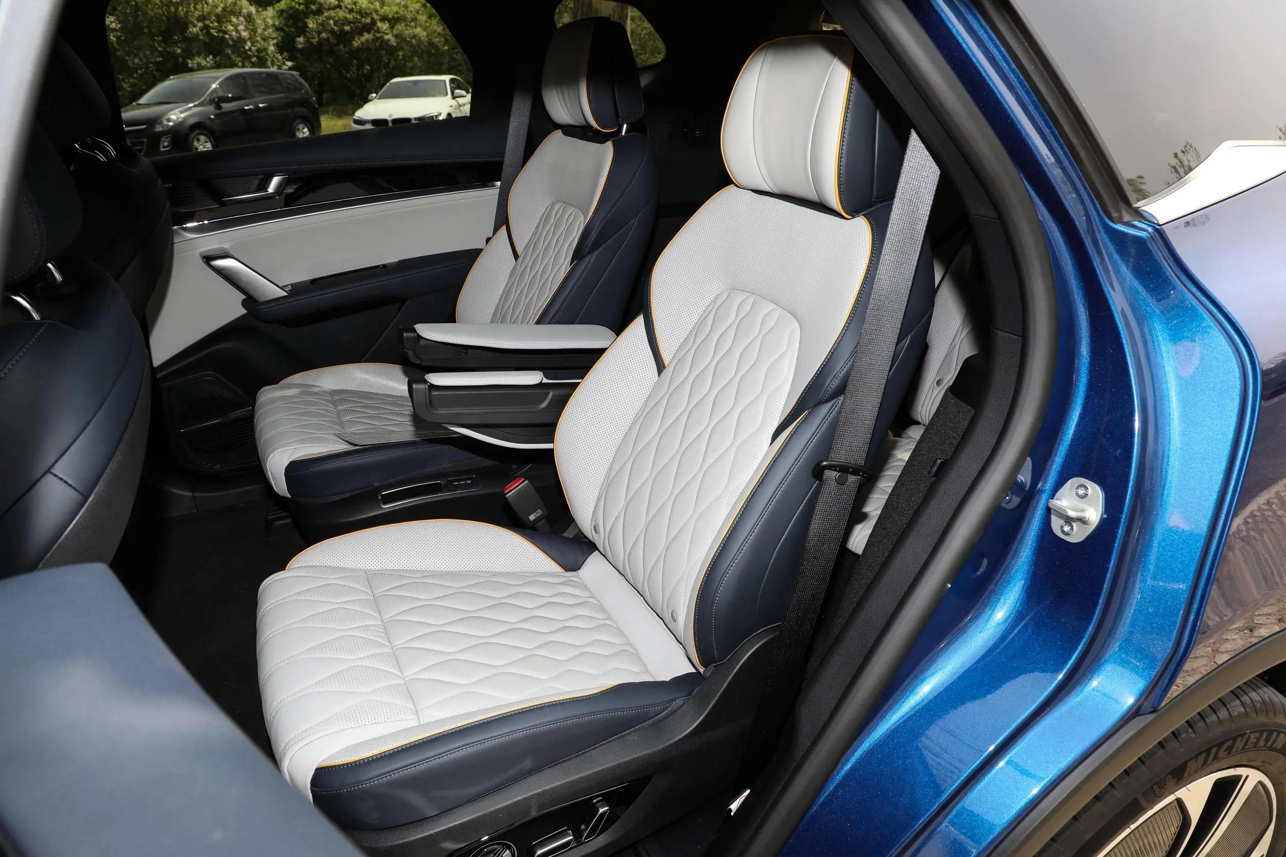 新款比亚迪唐ev售27.98-33.98万元,比亚迪唐ev730公里续航