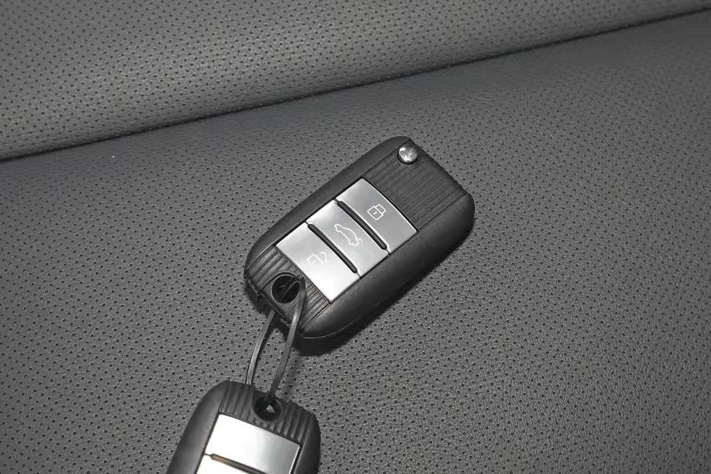 荣威i6新款介绍,荣威i6最新款的配置纯电动