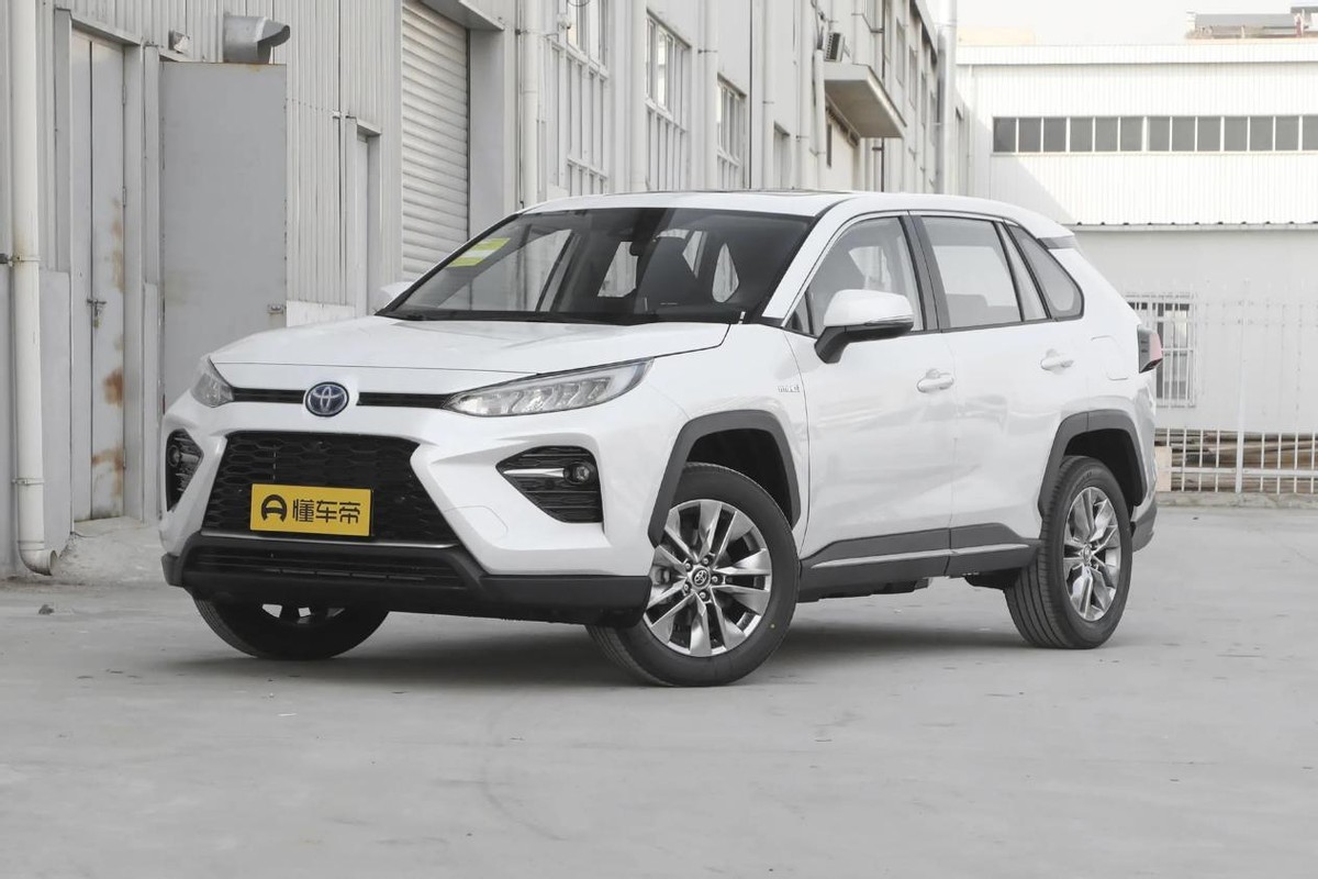 威兰达2.0l两驱领先版真实油耗,最新23款丰田威兰达的讲解