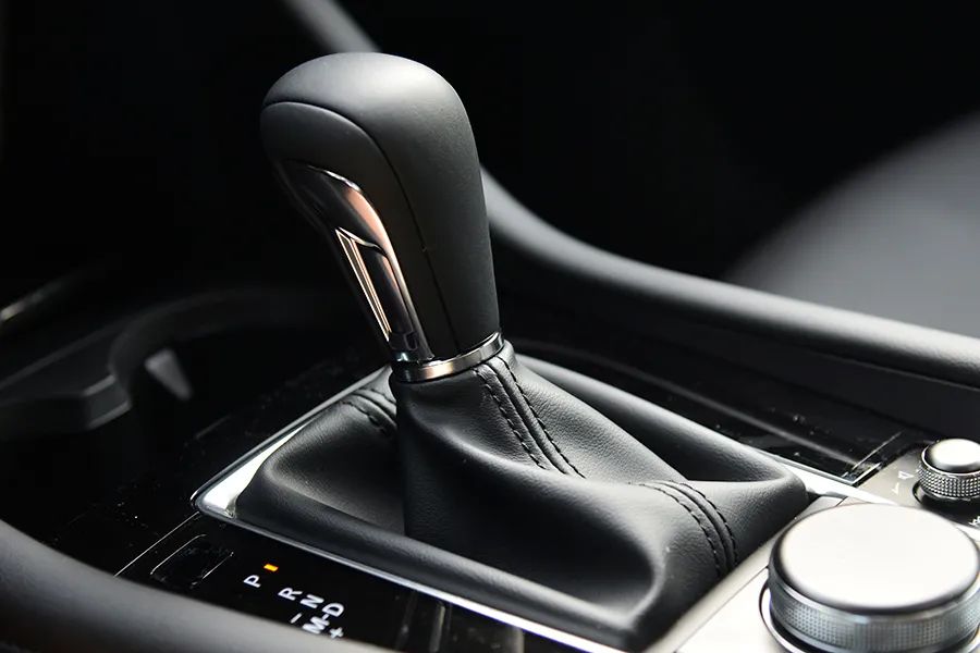 马自达3时尚版,马自达3昂克赛拉和宝马1系