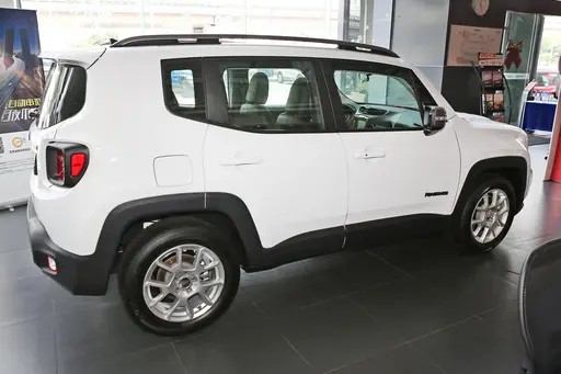 广汽菲克jeep自由侠19年二手车2.0,广汽菲克jeep自由侠2016款顶配