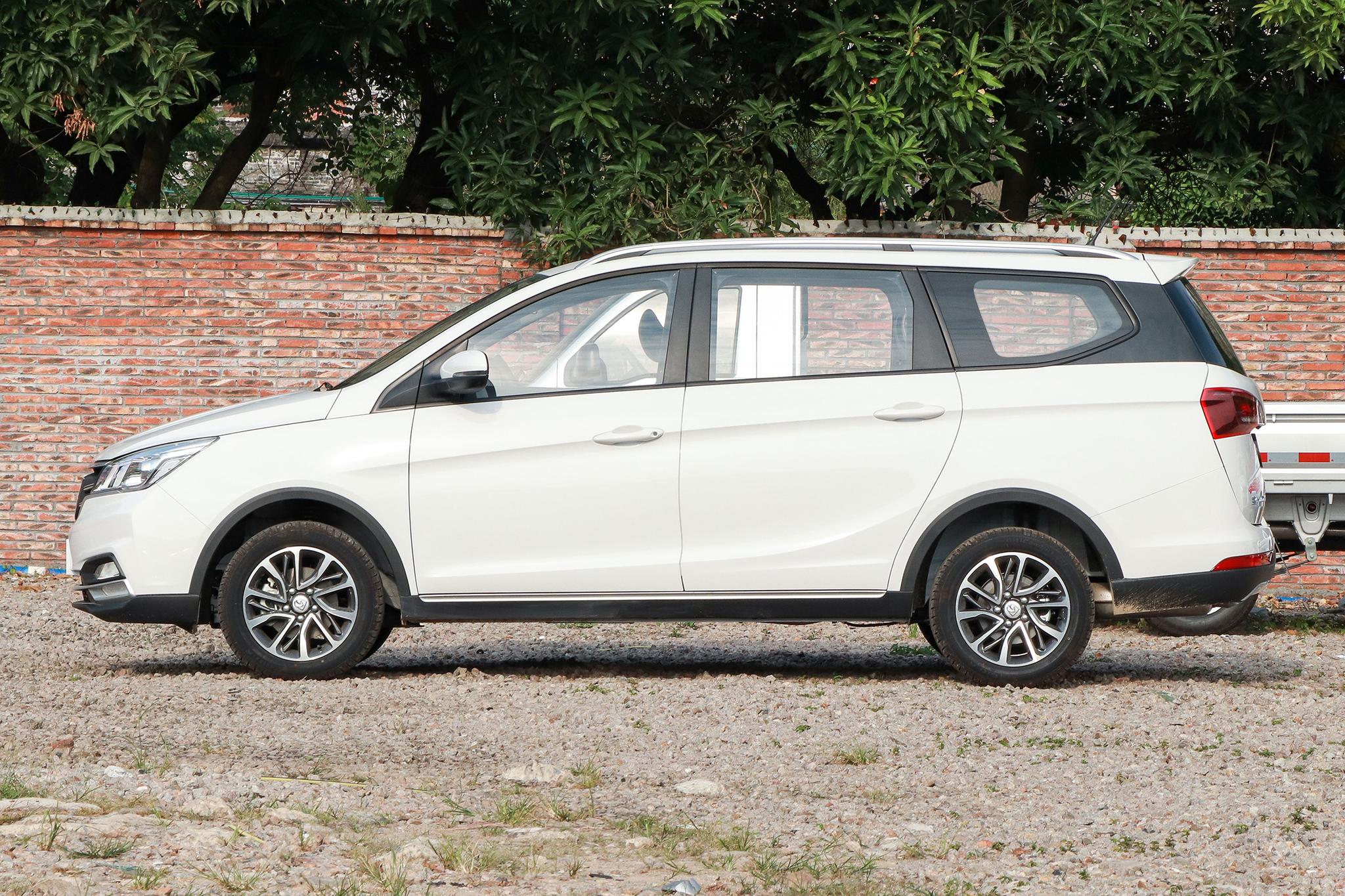 宝骏730打造七座mpv领导者,18年宝骏730自动最高配驾驶感受