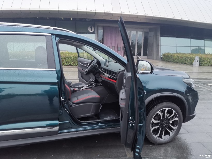 新风行t5增自动舒适型售8.99万元,东风风行t5盛世款pk广汽传祺gs4