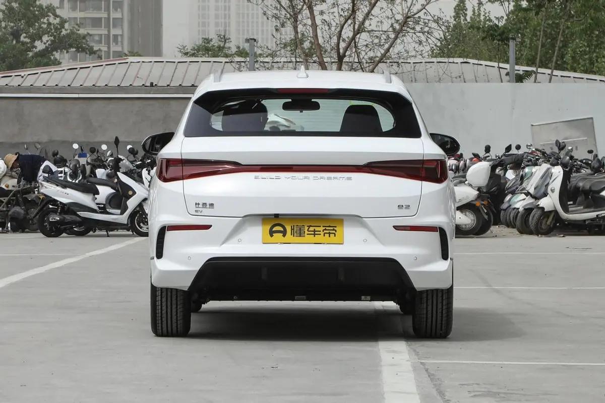 比亚迪e2纯电动汽车图片和价格,比亚迪e2续航400公里充多少度电