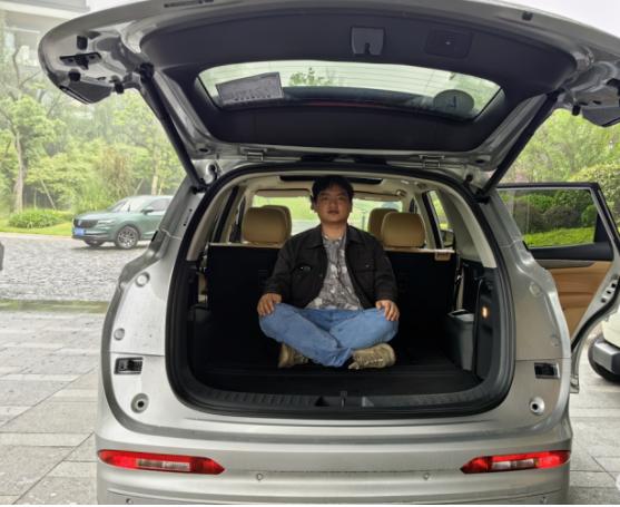 蓝电e5混动臻享版试驾,蓝电e5混动最低配评测